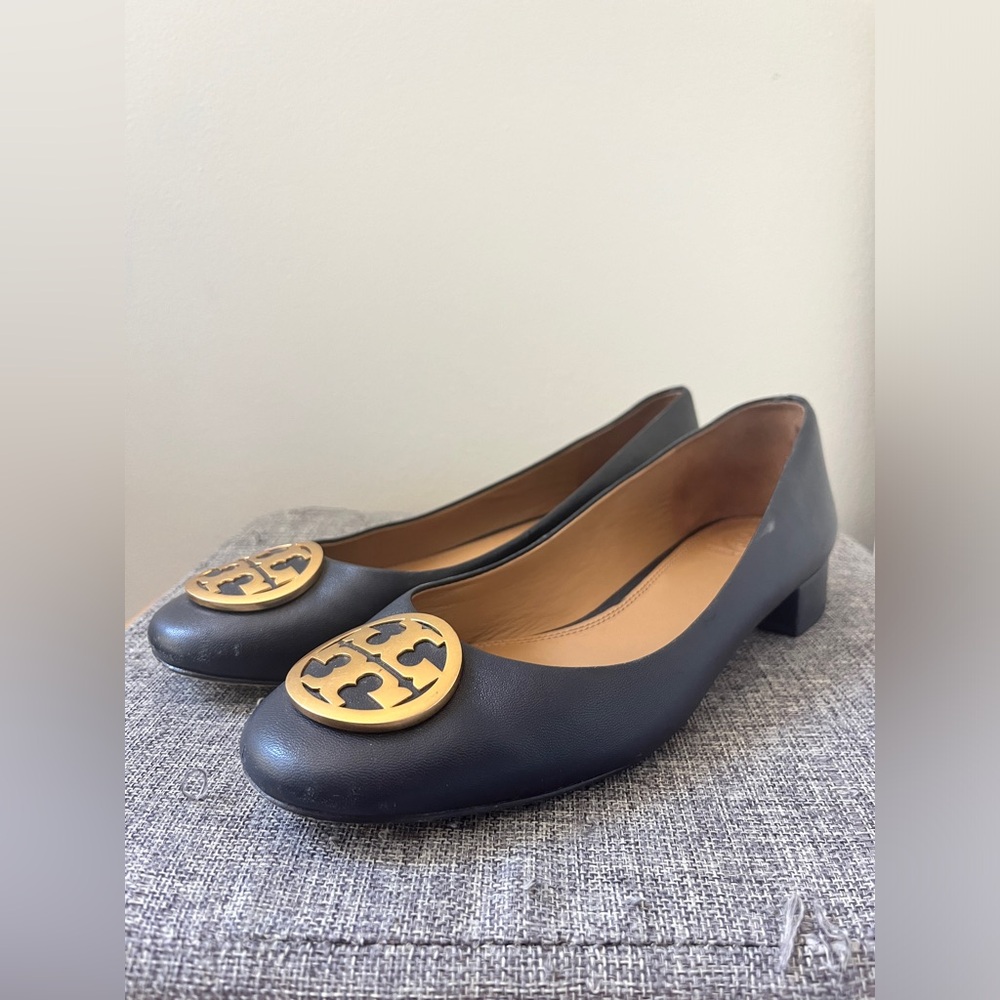Tory Burch Chelsea low block navy leather 1 inch heel pumps 9 M